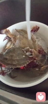 國慶節(jié)快樂，祖國快樂????我和孩子們一起共勉:1不可能讓所有人都喜歡我，哪怕我做的再好，別把心思放在別人身上，那樣會讓我失去自我，失去魅力。2這個(gè)世界上沒有什么人會像父母一樣包容我，心情不好的時(shí)候我可以哭出來，別把情緒發(fā)泄在別人身上，因?yàn)闆]有人有義務(wù)為我的不高興而買單。3有時(shí)候我已經(jīng)很努力了，但還是沒有成功，這很正常，我能承受多大的失敗，就能取得多大的成就。配圖