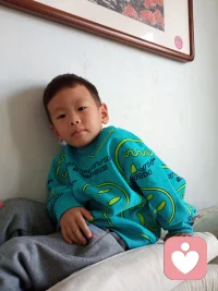 親愛的，努力過有儀式感的每一天，記錄每一個進步而幸福的小的瞬間，樂于尋找平凡生活的樂趣，讓柴米油鹽都能開出花兒來。享受運動，熱愛旅行，懂得好的身體才是未來人生最大的資本。在追夢的路上，我們永遠保持年輕的心態，永遠熱淚盈眶，不會被歲月磨去棱角。愿我們永遠記住，努力讓自己成為更好的人，這，比什么都重要!配圖