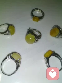 生命的高層本質就是利他::讓別人受益的同時自己受益，做有利于別人的事，也有利于自己，像水，善利萬物而不爭，放下欲望，活出利他，就活出了尊貴！活出了富足！也活出了喜悅與和諧！配圖