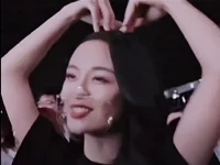 美美與共，分享我的生活感悟::
??Iseeyou……我看見你了！用眼看家人在做什么，用心體會他，然后也可以說給他聽，他就會很滿足……
一盆花，你不看它，它就死給你看，你看到它，就會給它澆水、施肥、除蟲，它就會開花給你看……
??我想表達(dá):看見就是愛，是愛就會開花結(jié)果!配圖