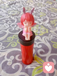 共勉：
不要因他人的態度虧待自己。

“你被人罵了”

如果你因此生了一天的氣，你就被罵了一天；
如果你生了一個月的氣，你就被罵了一個月；
如果你一生都被這個聲音困擾，你就被罵了一生。

其實，被人罵不代表你有問題，
只是呈現了罵人者的真實狀態。

比起別人怎么對你，你自己如何對待自己更重要。不要因為別人對你的態度，而虧得了自己。配圖