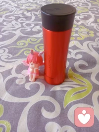 共勉：
不要因他人的態度虧待自己。

“你被人罵了”

如果你因此生了一天的氣，你就被罵了一天；
如果你生了一個月的氣，你就被罵了一個月；
如果你一生都被這個聲音困擾，你就被罵了一生。

其實，被人罵不代表你有問題，
只是呈現了罵人者的真實狀態。

比起別人怎么對你，你自己如何對待自己更重要。不要因為別人對你的態度，而虧得了自己。配圖