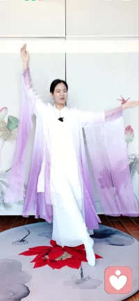 知道且不断践行着:

想要美满的婚姻，
就看到爱人对自己的付出并感恩，
也持续的对爱人表达自己的爱意。配图