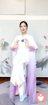 人生只有一件事，就是把自己的心安頓好！

你回想一下，為什么這些年一直忙忙碌碌，也很努力，
可就是還沒拿到想要的結(jié)果……

         其實是心還沒有安頓好！

每一刻你的念頭，就代表你的心和能量，
心修好了，一切都好了！

格兒這里就是你心的家園，
陪伴你每日修心，實現(xiàn)內(nèi)外富足的人生……配圖