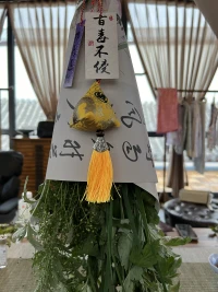 家常話說(shuō)知行合一……
不可以只是簡(jiǎn)單的解讀為知道并做到
知是良知指起心動(dòng)念;行是行為

舉例說(shuō)明
當(dāng)你希望別人好時(shí)，
也許別人不能因此變得更好，
但你已經(jīng)變得更好了。
當(dāng)你希望別人倒霉時(shí)，
別人不一定不好，
但你已經(jīng)變得不好了。

所以有了一念天堂一念…之說(shuō)

??祝福世界平安祥和配圖