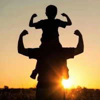 相信孩子比我們以為的……

家長(zhǎng)，為孩子的學(xué)習(xí)焦慮不已，
這樣只會(huì)耗盡孩子的自信，讓孩子變得疲憊不堪，
甚至可能會(huì)走向抑郁。

作為父母要穩(wěn)住心態(tài)，收起擔(dān)心,放下焦慮，
滿(mǎn)懷著信任和期待養(yǎng)育孩子，用溫柔眼神和流動(dòng)的愛(ài)心來(lái)陪伴孩子，不要眼睛不離手機(jī)的只是陪著孩子

助力孩子挖掘內(nèi)在的潛能和力量,
要相信:1現(xiàn)在的孩子在很多方面都可以做我們的老師了
2更要相信一代更比一代強(qiáng)，青出于藍(lán)而勝于藍(lán)。
他們一定會(huì)比我們以為的……更強(qiáng)大更出色更優(yōu)秀。

擔(dān)心孩子和祝福孩子你選哪個(gè)？
深切的擔(dān)心也會(huì)成真的……宇宙法則
深深的祝福是我好 你好 世界好……三贏原則配圖