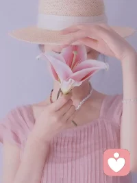 時間以同樣的方式流經(jīng)每個人
而每個人卻以不同的方式度過時間

?市場內(nèi)卷，同行很多，價格雖然關(guān)鍵
但我認為品質(zhì)和服務(wù)更為重要!

??我整個假期，除了迎接每一個來訪者外，
盡量以孩子們?yōu)橹行模€有最重要的一日三餐呢！配圖