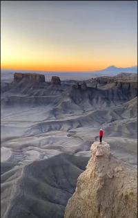 高處自有風景在，人生本是多塵埃。配圖