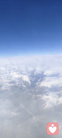 有些人是充电器，聊几句就能让你满血复活；有些人是榨汁机，一句话能让你少活好几天。配图