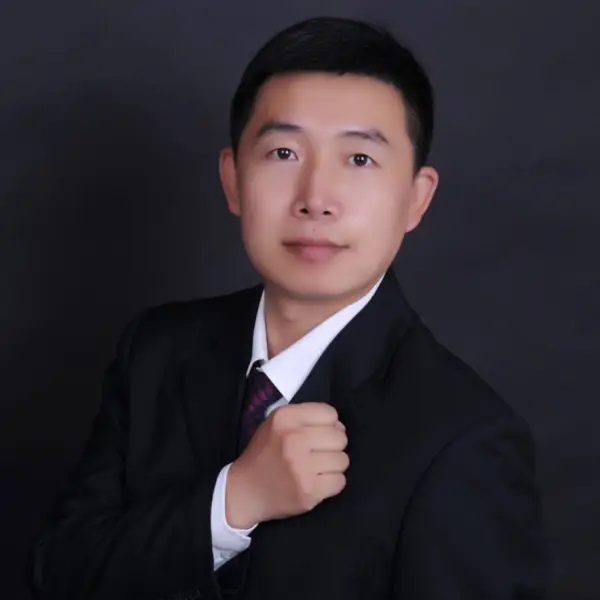怡铭倾听