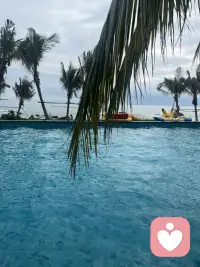 也许有一天，当你学会珍惜的时候，有些东西已经不在了。人生最大的遗憾，不是错过了那个你最在乎的人，而是错过了那个最在乎你的人。有些事错过了就是一辈子，有些人一转身就成了永远。时间会淡化一个人的记忆，却永远没有办法消磨一个人的悲痛。