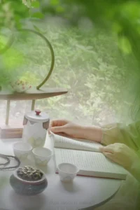 生命中最美的狀態(tài)就是:
人靜，物簡，心安！
歲月淺淺，余生慢慢。
予一半煙火謀生活，
許一半詩意得清歡！配圖