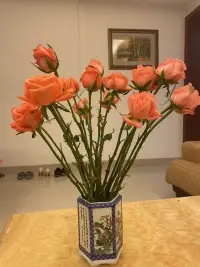唯有心甘情愿給出的愛，才是輕松的愛；

唯有輕松的愛，才能真正滋養一段關系。配圖