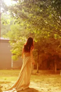 一個(gè)人有兩個(gè)我，一個(gè)在黑暗中醒著，一個(gè)在光明中睡著。
一 紀(jì)伯倫配圖