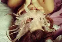 跳出 “求而不得” 的痛苦，不要享受這種痛苦并自稱深情，其實是在摧殘自己。配圖