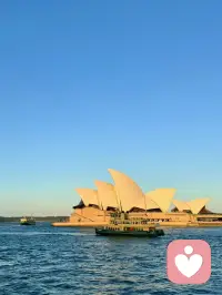 不要讓我一個人待在這個濕漉漉的城市，
往事有時候十分沉重。
跟我說說你的日常吧。
一《加繆情書集》配圖