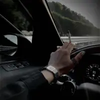 做一个干净洒脱的人.
比起永远 ，希望我们更喜欢每个今天.