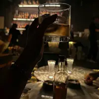 不知道在等什么, 好像也等不來什么,
只是偶爾被需要, 好像從來都不重要.配圖