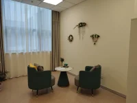 生活是扑朔迷离的，它给你一些，也拿走一些，让你快乐一阵，也让你痛苦一阵。它的吊诡之处就在于，看似不动声色，却让每个人都过得不尽相同。乐观的人，总能在生活的有限中走出无限来，因为他们更善于在绝望之处看到希望，在不可能中捕捉到可能。