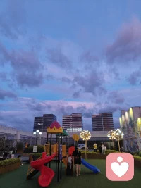 在這紛繁復雜的人生旅途中，處在人生低谷期時，你可以允許自己失落、抱怨，哪怕是崩潰，但絕不能失去自我治愈的能力。要知道，人生并非要事事爭勝，也無需與誰比個高低。終有一天你會懂得，真正能治愈你的，并非是漫長的時間，而是你內心的釋懷。只要你的內心不亂，世間萬物都將為你助力。請做自己的主宰，一次又一次地拯救自己。配圖