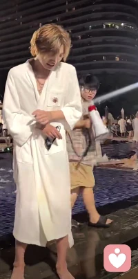 一個(gè)男人，他最大的失敗就是：把一個(gè)當(dāng)初什么都不圖你，只圖對她好的女人，逼成了女漢子，瘋子，最后絕情的離開！
一個(gè)女人，她最大的失敗就是：用自己的青春，去陪伴一個(gè)沒有擔(dān)當(dāng)?shù)哪腥耍米约旱碾x開，去教會一個(gè)男人，懂得如何去珍惜另一個(gè)女人！配圖