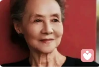 《道德經(jīng)》云：“禍兮福之所倚，福兮禍之所伏。”凡事是禍?zhǔn)歉＃辉谖覀兊囊荒钪睢７e福就要修身、修品行！
    修自重配圖