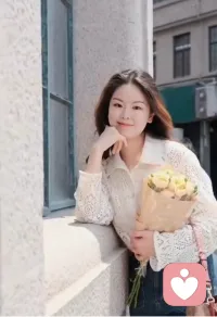 ??領悟這三句話，讓你活的輕松如意??

如果大家活的不那么開心，不那么容易，教大家三句話，你會發現你未來的日子會輕松很多。

一，停止較勁。所謂三觀不合，浪費口舌，無法溝通就放下溝通，專注于咱們自己，致力于自己的經濟獨立和自我的成長。要知道，充實的大腦和聰明的口袋遠遠比脆弱的感情更加重要，所以不要對任何人寄予厚望，更不要選擇和他們較勁，你只需要把他們當成普通朋友或者是路人，不試圖去改變他或許那樣的你們會活的更加輕松，但是你記住，當你逐漸變好的時候，結果就產生一個好結果，是你影響了他。

第二點叫做：放下執念。選錯伴侶，其實并不可怕，其實不只是伴侶，我們這一生當中選錯任何，任何人都不可怕，最可怕的是因為我們選錯了別人，而失去了自己。婚姻和愛情是不同的，愛情是感覺，婚姻是責任，所以在婚姻中少問別人愛不愛你，多問自己值不值。能不能擔起責任，如果我在婚姻中選錯了人，記住，與其去改變別人，不如去提升自己。最可怕的不是別人有了錯，而是我們將錯就錯，不肯放過自己，受其影響被其同化，最后用自己的一生為選錯的人買單，不僅失去了自己，還成了一名怨婦。當一個人活的光萬丈的時候，你會發現婚姻的瑕疵便不值得一提。

第三：關注自己。記住愛自己才是終身浪漫的開始，所有渴望的愛都帶著乞討的味道，只有自己給自己的愛才有尊嚴，如果有人對你冷淡，你要做自己的太陽，發光發熱，而不是在那里顧盼自憐，患得患失。
生活中如果你有這樣那樣的煩惱，可以找我來聊一聊。配圖