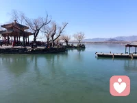 家有青春期孩子总爱抬杠、敏感玻璃心，别着急焦虑。

这不是叛逆任性，而是孩子自我意识快速觉醒的正常必经阶段。配图