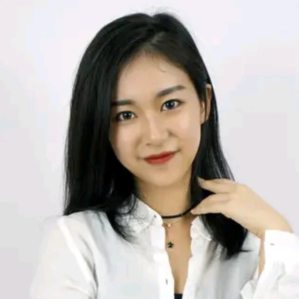 小松鼠上树观景