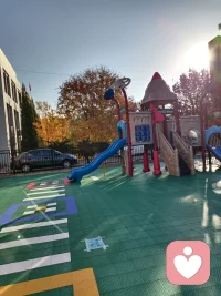 上班時間發現美麗的秋色就在身邊，忍不住停下腳步，留下這美好色彩。正如我們在品味人生的色彩。配圖