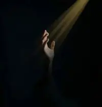 經歷的意義，在于引導你，而非定義你。記住：深淵可以凝視，但不要駐足。配圖