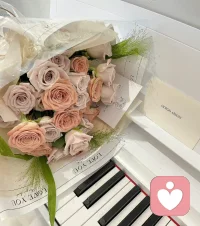 女孩們，當愛情缺席的時候，學著過自己的生活。過自己的生活，把自己當成自己的情人那樣，好好寵自己，好好愛自己。配圖