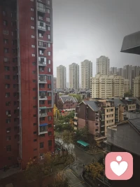 這樣的雨天，最適合安安靜靜地學(xué)習(xí)、深耕～配圖