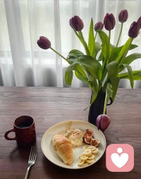 任何付出感、责任感、压力感、挣扎感、痛苦感，都出自于心不甘情不愿之感，源头上都是一种认知缺陷所导致的人格缺陷。

人一旦真正抵达了心甘情愿，主动去接纳了发生在自己身上的一切，就完善了自己的人格，任何付出感、责任感、压力感、挣扎感、痛苦感……都会彻底消失。

负面情绪=认知缺陷=人格缺陷=拒绝成长。

好的人生，不过就是心甘情愿接受了一切的人生。

所以，智者说，不要拒绝痛苦，每一种痛苦都是来帮助自己成长的。配图