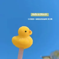 為滋養(yǎng)自己和他人心靈成長，而愿意擴(kuò)充自我，是對愛的一種定義。即將又要春暖花開了，四季輪回交替，愿我們可以常懷喜悅，不忘微笑，不語，也深情。???早安！配圖