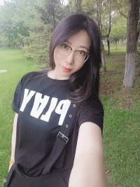 時光溫婉，抵不過光陰輾轉，不知不覺，要和五月說再見！喜歡六月，好似我的六月，夏花絢爛，亦如清荷般純凈淡然，有夢能圓，又有余閑，亦可盡歡……配圖