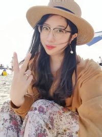 汽水味道的夏天 
海邊吹著溫柔的風(fēng) 
我的愿望 
大海都收到了吧～配圖
