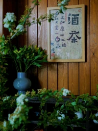 與人交往，強者重果，以事切入。強者不喜歡跟弱者打交道，他也不希望你羅嗦半天，你跟他交往不需要太謙虛，直接說就行了。他們只跟有結果的人玩，你就直接了當點兒，你想要什么，能奉獻出什么，直接點出來他們想要的。你們的共同利益就會實現。配圖