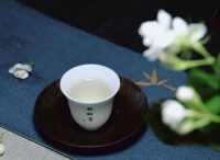 療愈，其實就是更有深度和廣度的連接。消耗人的負性事件，換上一個角度去連接，就轉化成了療愈。一念天堂一念地獄。配圖