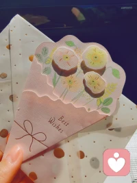 結束一天面對面的咨詢，在這樣特殊的里日子，我的小來訪者，帶給了我一份深深的感動，那雋秀的字跡會刻在我心里，終身難忘！感謝這位細膩且有思想的小美女，感恩！配圖