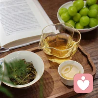 關(guān)于為何而讀書？

讀過的書，經(jīng)歷的事，等時間長了，那些細(xì)枝末節(jié)也許都忘了，但剩下來的，就成了你的修養(yǎng)。讀過的書，不一定都能記住，但會存在心里，它能讓你說話有道理，做事有余地，出言有尺度，嬉鬧有分寸。你的言談舉止都是你讀書沉淀下來的，不知不覺就會改變你的整個人生。
讀書和賺錢是人生最好的修行，前者讓人不惑，后者讓人有尊嚴(yán)。
用生活所感去讀書，用讀書所得去生活。你的氣質(zhì)里，藏著你讀過的書，走過的路和愛過的人配圖