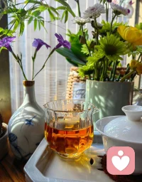 人生最好的藥劑，在獨處時的平靜和心安里。
平靜和安心是人能擁有的最好的抵抗力和免疫力。配圖