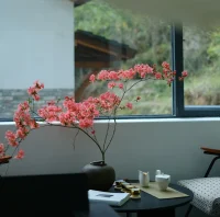 人一定要拼盡全力，活得充實，在力所能及的范圍之內，在自己的時代里，盡可能地活得充實，這就是我們能做的。
             ——宮崎駿配圖