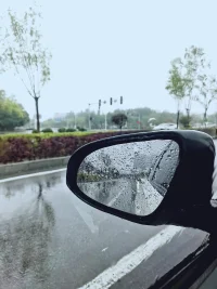 即使下著大雨，也阻擋不了學習的腳步，看各個流派的大咖督導，個案概念化哈治療思路，如同“神仙打架”，各顯神通，超級過癮！更能讓自己在咨詢實踐中得到提升！配圖