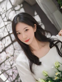 接了很多婚姻情感的案例，很想對(duì)那些好姑娘們說(shuō)：“愛情也好，婚姻也罷，并非是人生的救贖，你終究才是自己最大的底氣。擁有健全、純良的人格底色，并不斷完善自己，若遇到有緣良人彼此成就是人生錦上添花；若遇人不淑，也要明白人生是一段段的旅程組合而成，無(wú)論朋友親人戀人只能在特定的交集里，陪伴你走完一段路，走多遠(yuǎn)也看緣分深淺，在關(guān)系里你全然投入，勿忘心安，緣分散盡也勿執(zhí)取。我們一生會(huì)遇到很多人，也會(huì)和很多人走散。然而，我們都要有不斷刷新自己的勇氣和力量，去迎向命運(yùn)里不同的風(fēng)，看不同的風(fēng)景，去接納自己的不夠精彩和留有遺憾，最終終能見自己、見天地、見眾生。配圖