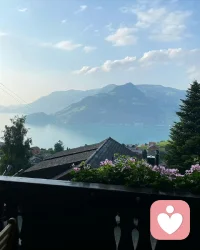 《道德經》有言：

“知足不辱，知止不殆，可以長久。”

知道滿足，便不會受辱，懂得適可而止，才能長長久久，高配的人生都在做減法。

人不快樂、不幸福，不是因為他擁有的太少，而是因為他不懂得知足、知止。不知足，無論多少財富他都會覺得自己擁有得太少，永遠為得不到發愁；不知止，不懂得見好就收，最后反而連同到手的一起失去。配圖