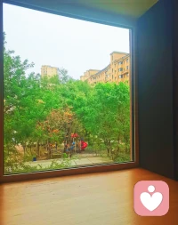 不再試著修補(bǔ)生命，你或許能成為生命的助手；不再試著糾正別人，你或許能成為他們的祝福。或許真正的療愈就發(fā)生在你放手的時(shí)候。
——杰夫·福斯特配圖