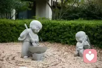 容许自己去理解他人,具有极大的价值。同时,理解是在以一种双重的方式丰富自己。