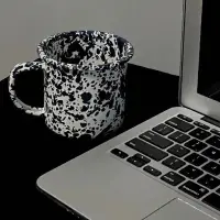 把一個人應該承擔的東西交給他本人，是對一個人最高級別的尊重。配圖