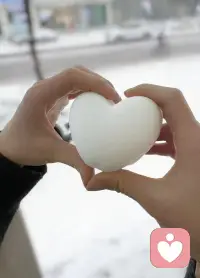 面对任何关系，一个定心的心法：
别人是别人，自己是自己。你有你的自由，同理，对方也有对方的自由。
承认存在各种观点，各种差异，你就能学会圆滑地处理人际关系了配图